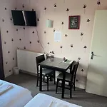 Le Lyon 酒店 科芒特里
