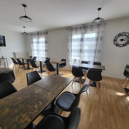 Le Lyon 3* Commentry