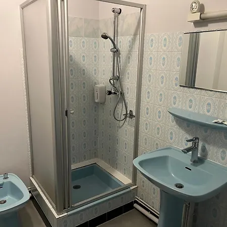 Hotel Le Lyon Commentry