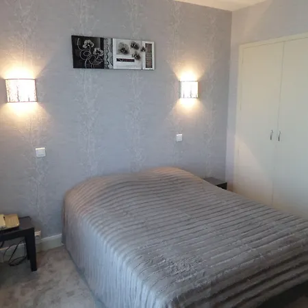 Le Lyon Hotel Commentry