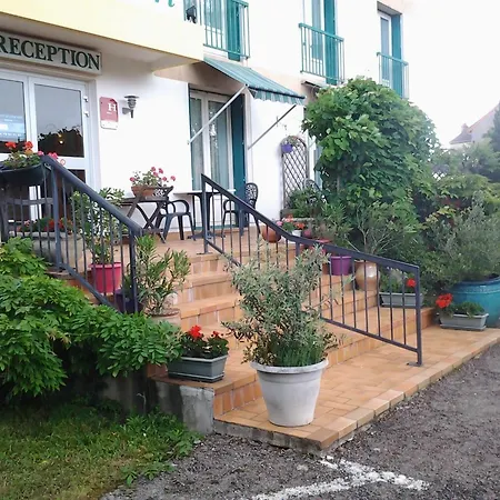 Le Lyon Hotel 3*