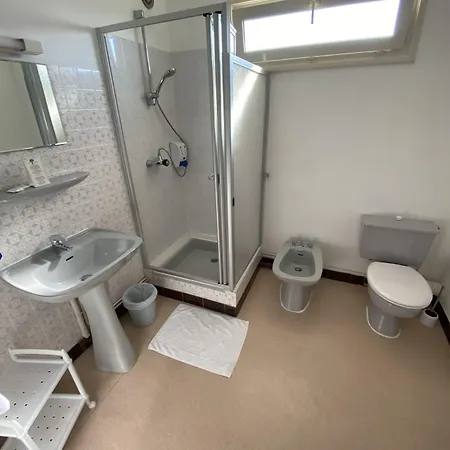 Le Lyon Hotel Commentry