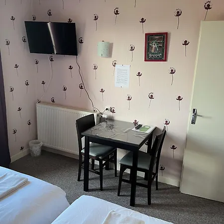 Le Lyon Hotel Commentry