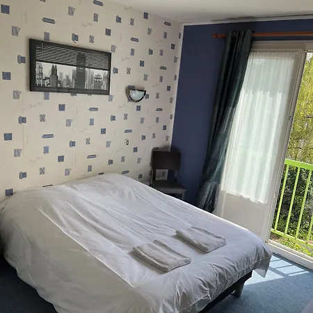 Le Lyon 3* Commentry