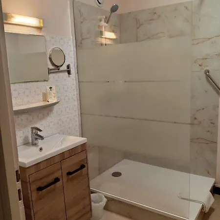 Hotel Le Lyon Commentry