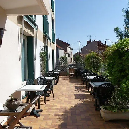 Le Lyon Hotel Commentry