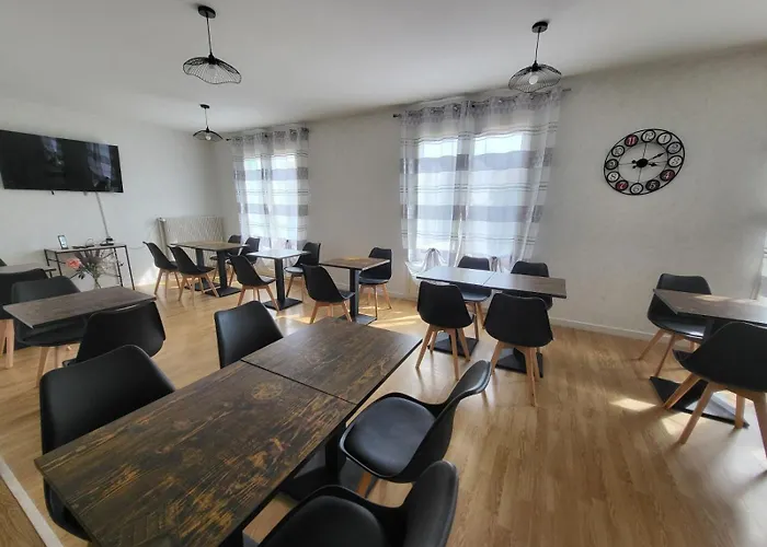 Le Lyon 3* Commentry