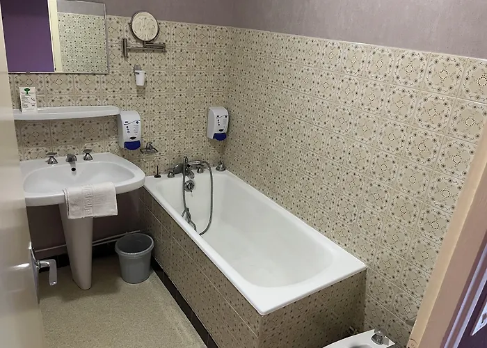 Le Lyon Hotel Commentry