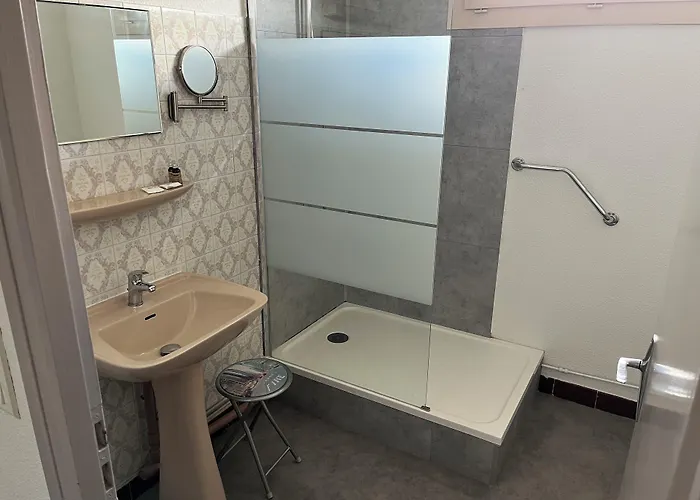 Le Lyon Hotel Commentry